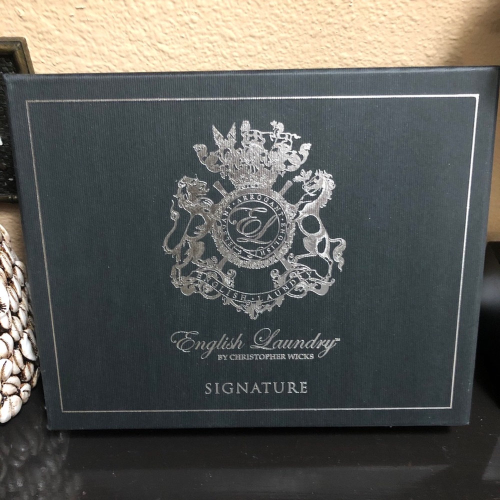 Signature by English laundry